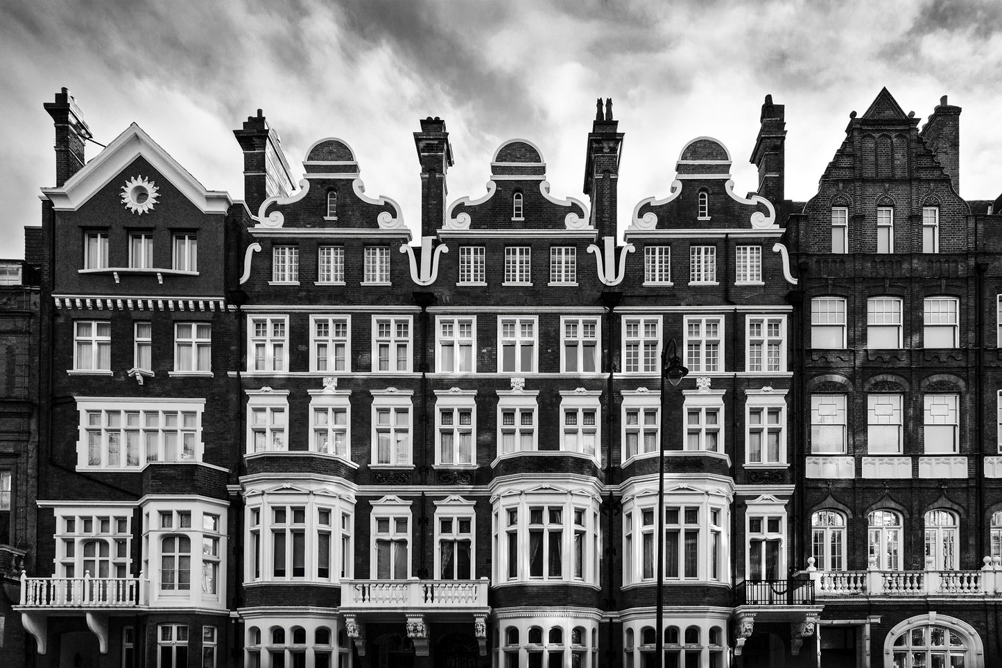 LONDON TOWNHOUSES