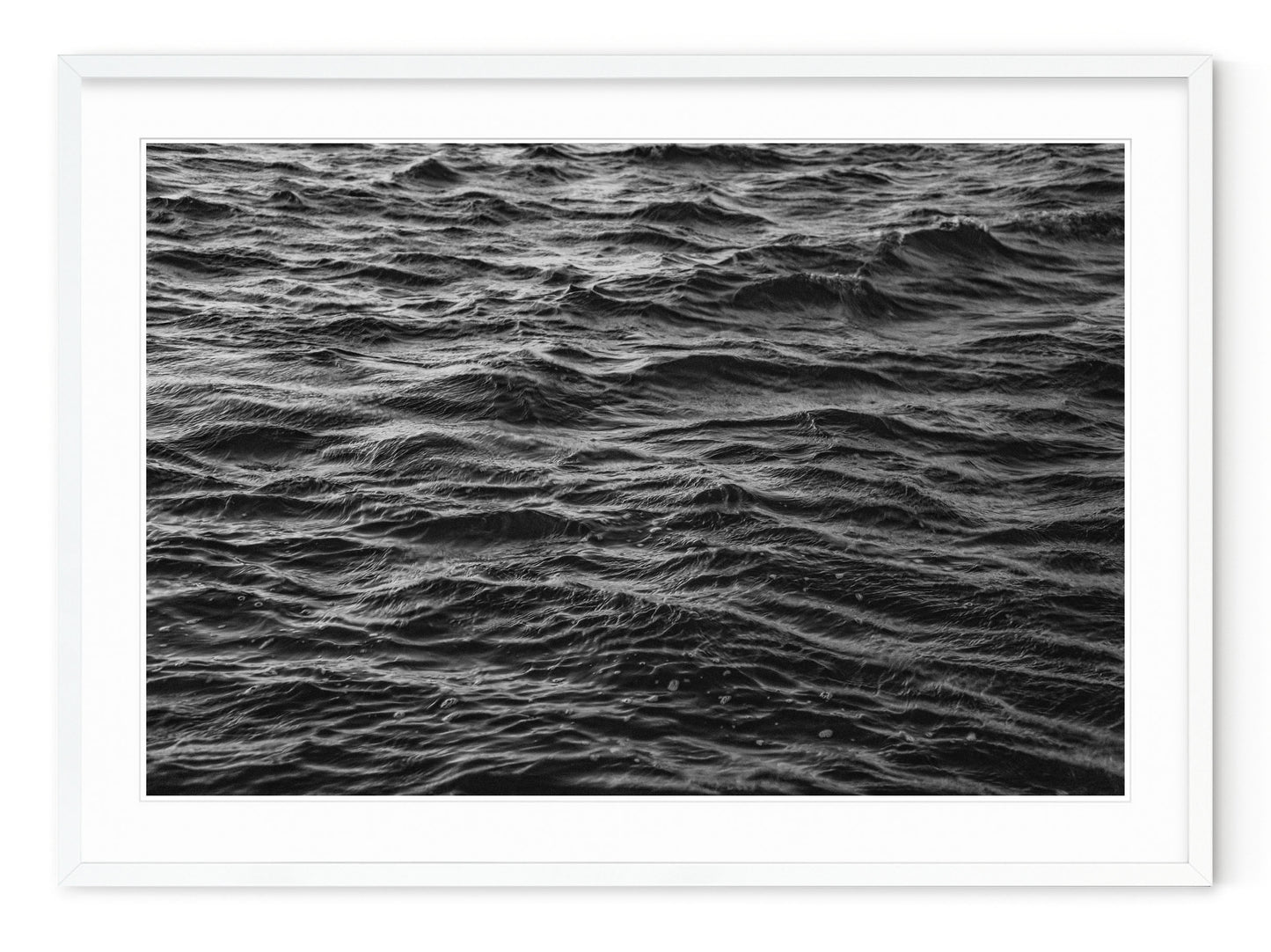 MESMERIZING WAVES (horizontal)