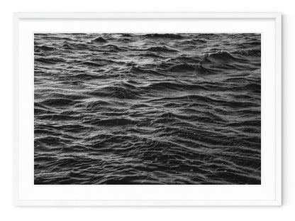 MESMERIZING WAVES (horizontal)